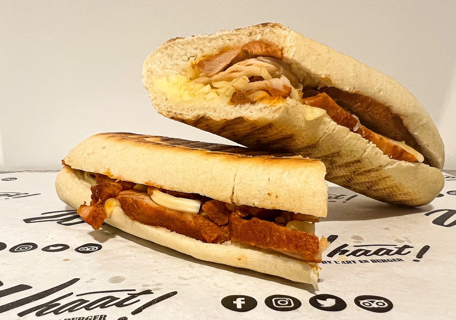 Whaat ! Distributeur de Burgers Saran · Photos 1