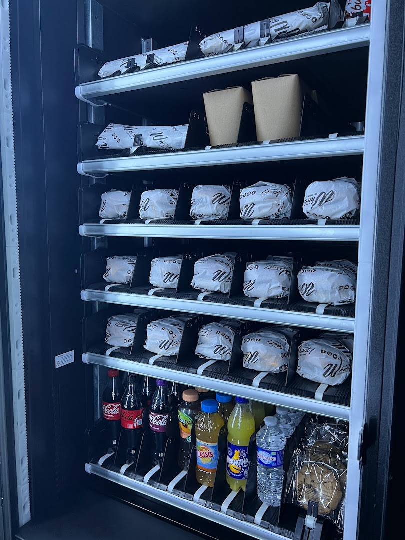 Whaat ! Distributeur de Burgers Saran · Photos 14